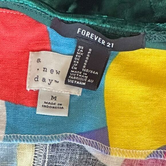 Women's Dress Bundle Size Medium - Picture 7 of 8